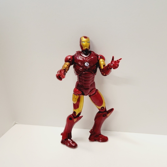 Marvel Legends 6" Iron Man Movie Mark III Action Figure - Picture 5 of 10